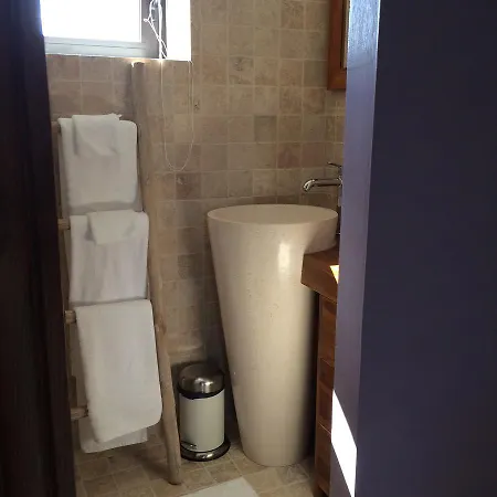 L'annexe Du Comptoir بيت للعطل Saint-Genès-de-Castillon